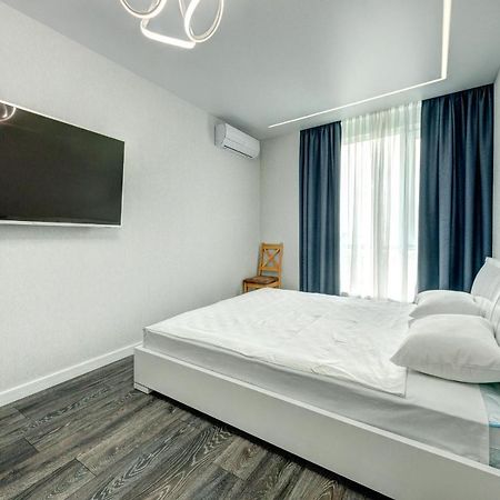 Apartment Voskresenska 18 , Парковые Озера Kyiv Exterior foto