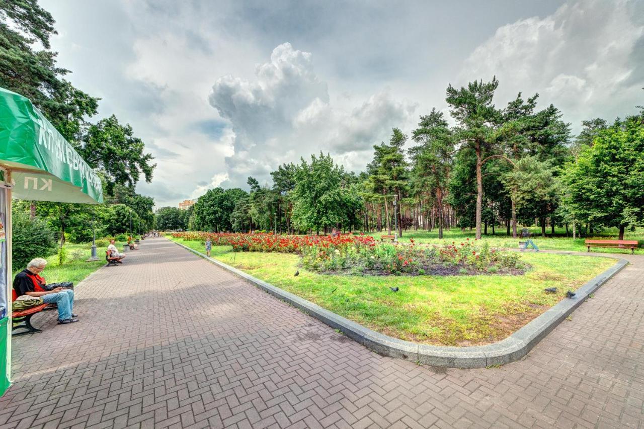 Apartment Voskresenska 18 , Парковые Озера Kyiv Exterior foto