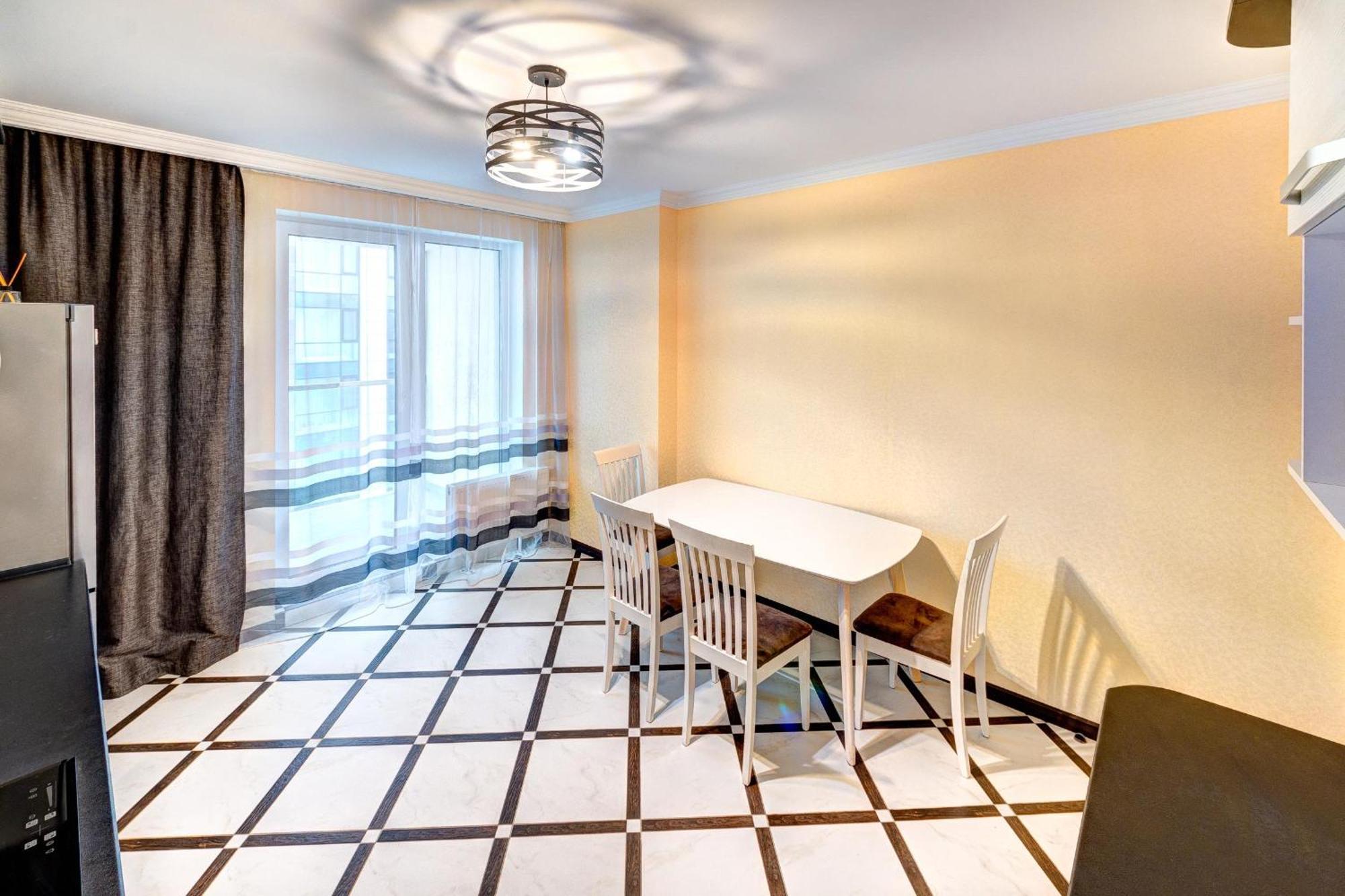 Apartment Voskresenska 18 , Парковые Озера Kyiv Quarto foto