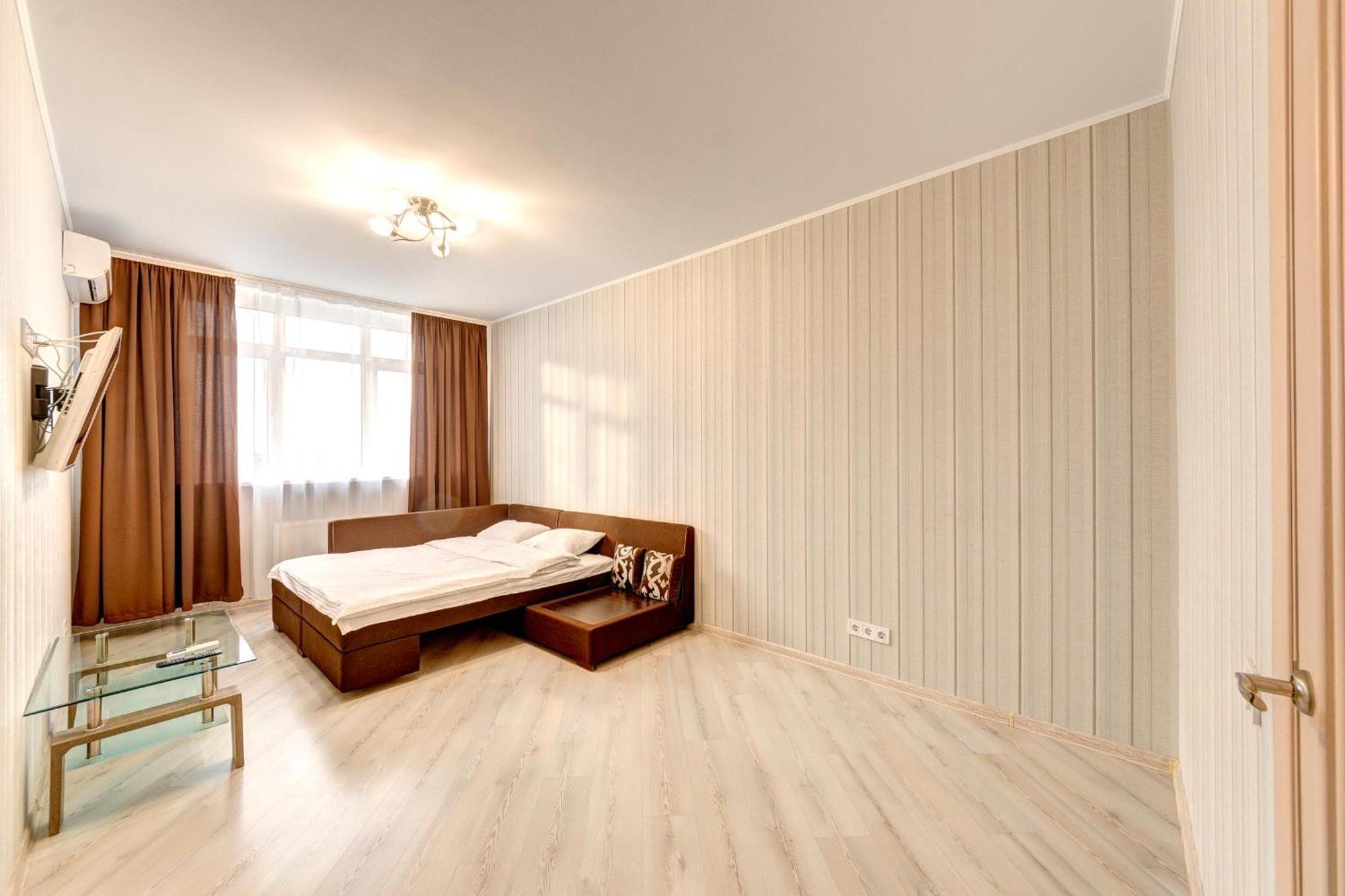 Apartment Voskresenska 18 , Парковые Озера Kyiv Quarto foto