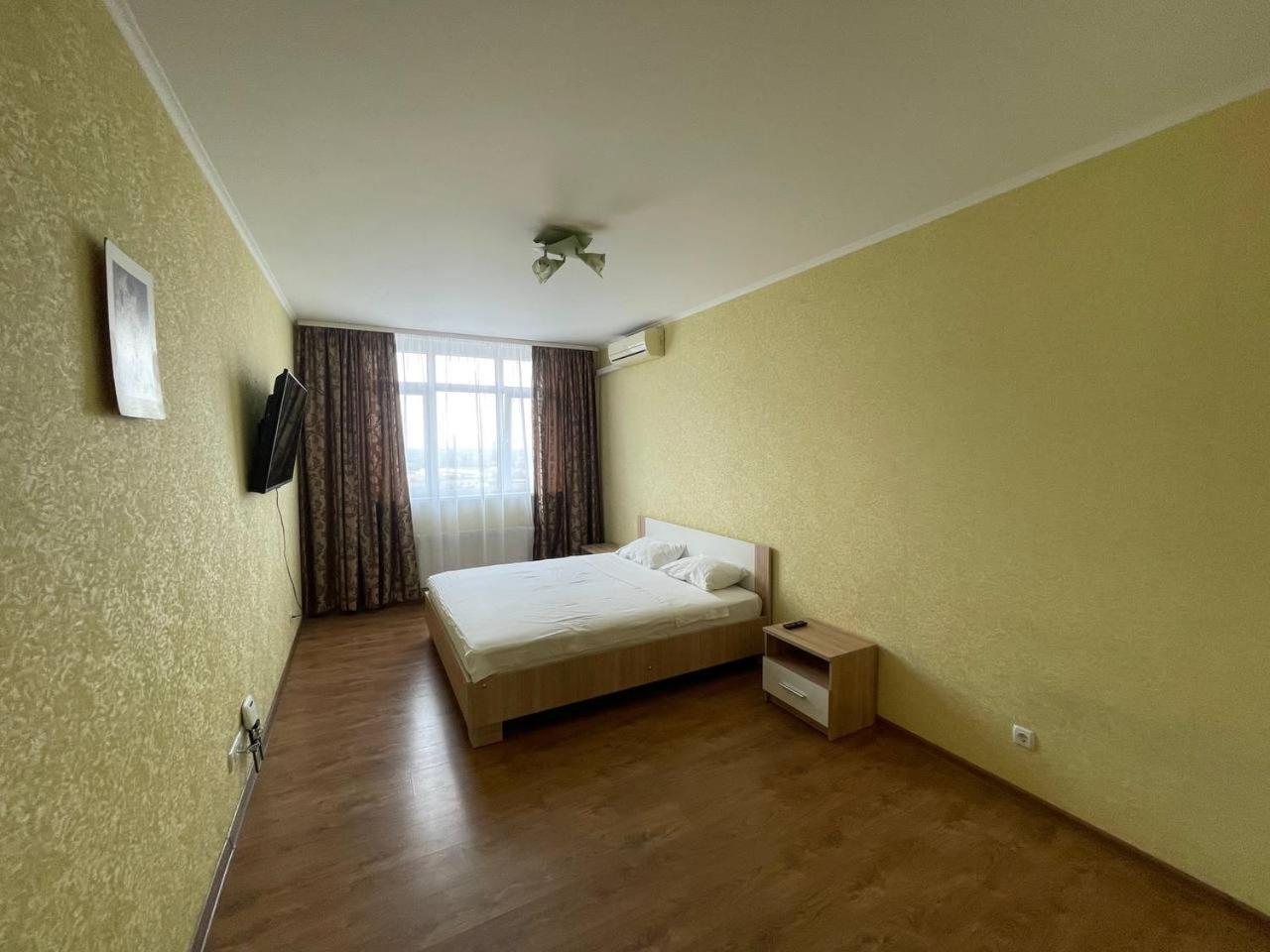 Apartment Voskresenska 18 , Парковые Озера Kyiv Exterior foto